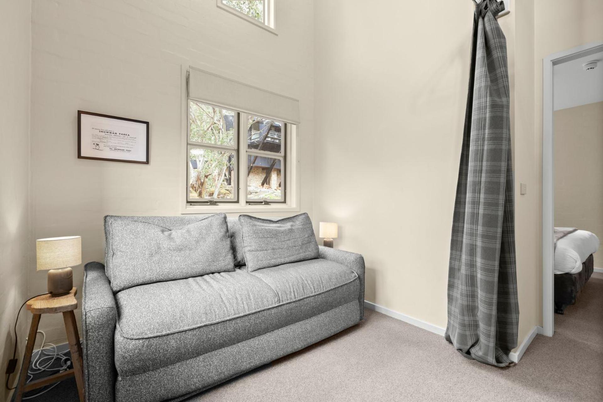 Village Green 2 Bedroom Loft Townhouse With Views Fireplace And Garage Parking Thredbo Bagian luar foto
